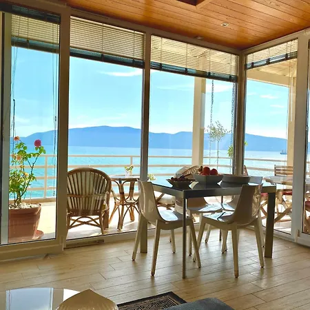 Apartamento Eka Luxury Two-bedroom Seaview *