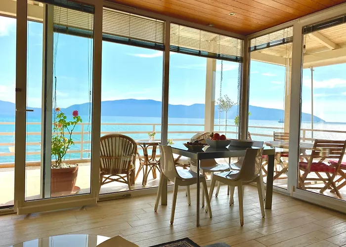 דירה Eka Luxury Two-bedroom Seaview *