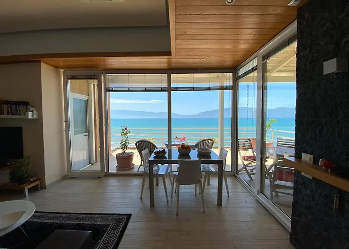 Eka Luxury Two-bedroom Seaview